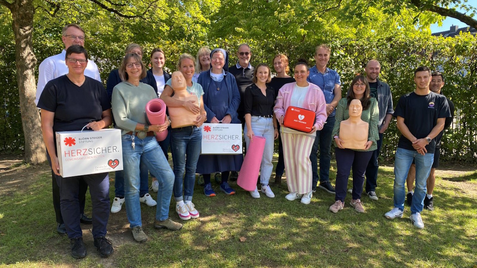 Im Ernstfall Lebensretter sein – Einführung eines AED am ACG